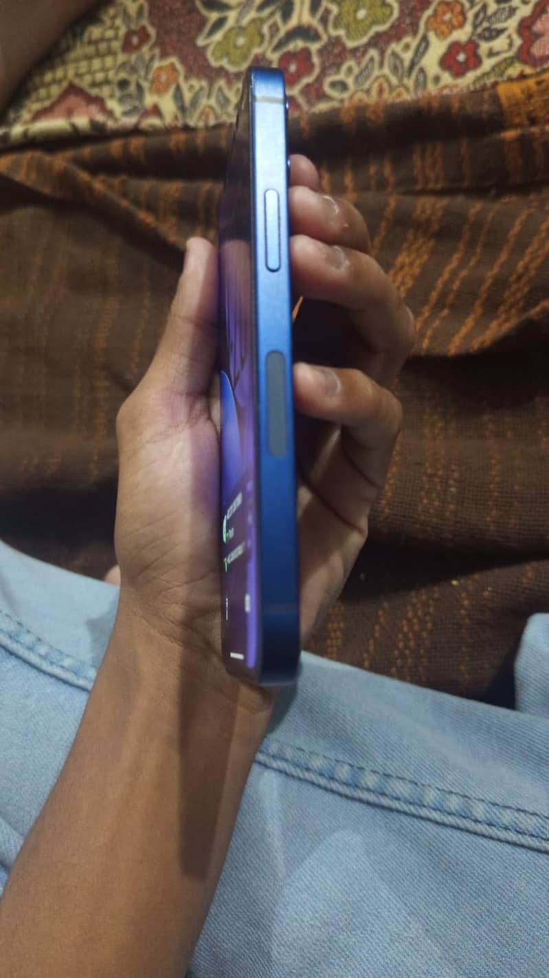 Apple iPhone 12 mini 1