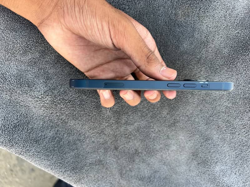 Apple iPhone 13 3