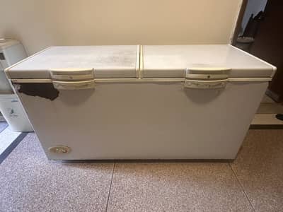 Waves deep freezer