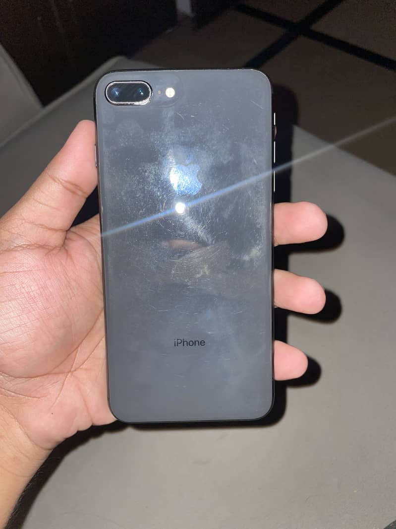 Apple iPhone 8 Plus 0