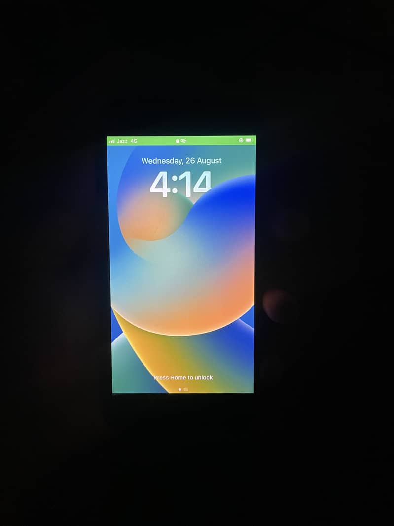 Apple iPhone 8 Plus 4