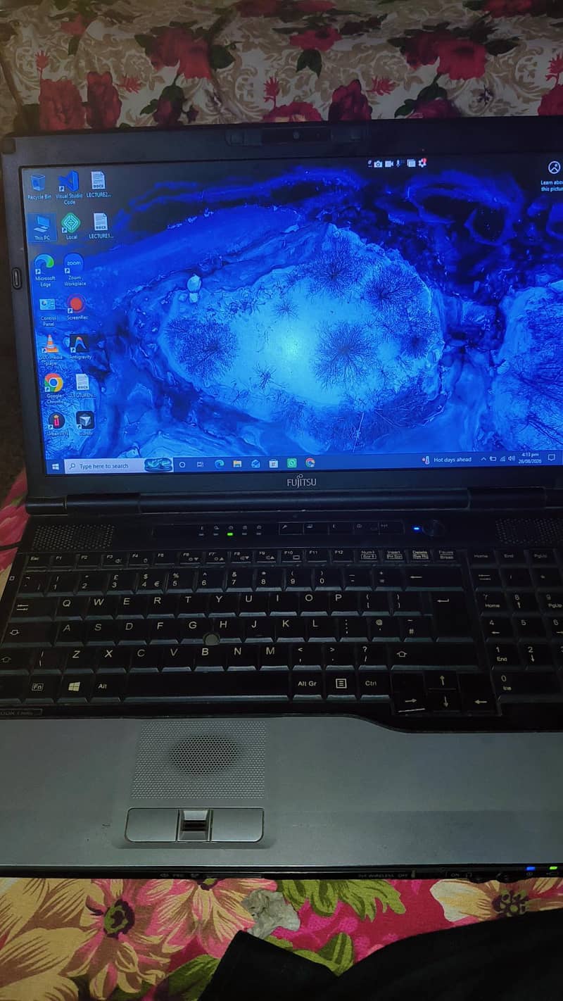 Fujitsu Lifebook E752 3