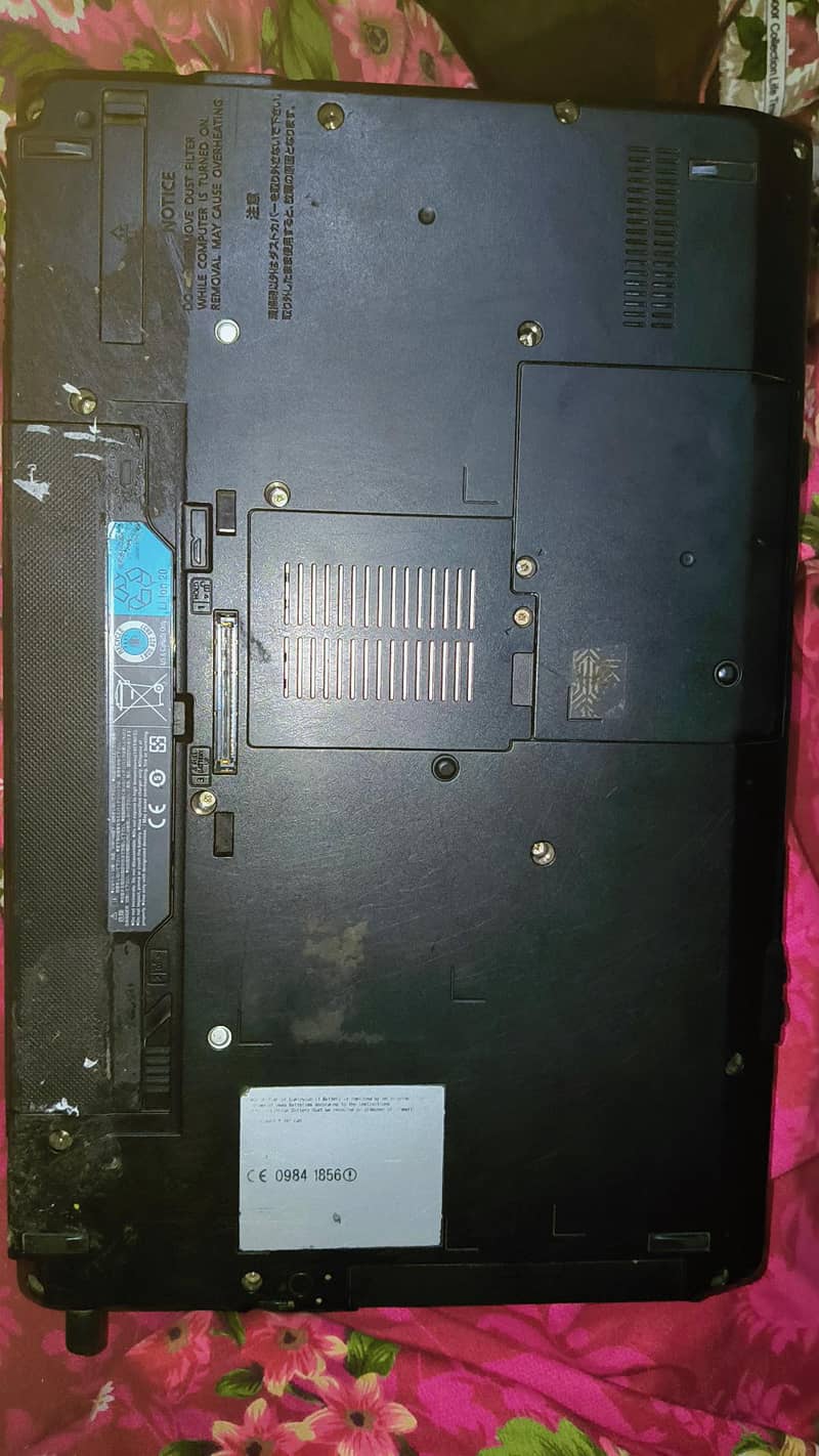 Fujitsu Lifebook E752 6