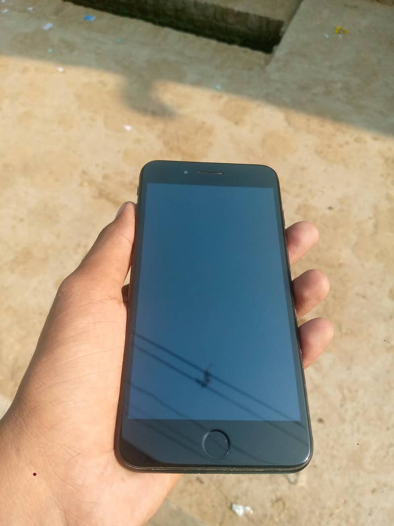 Apple iPhone 7 Plus 1