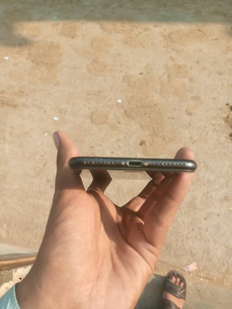 Apple iPhone 7 Plus 2