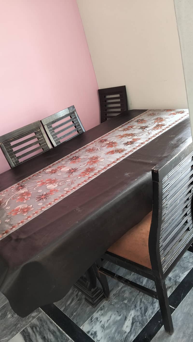 6 seater dining table 1