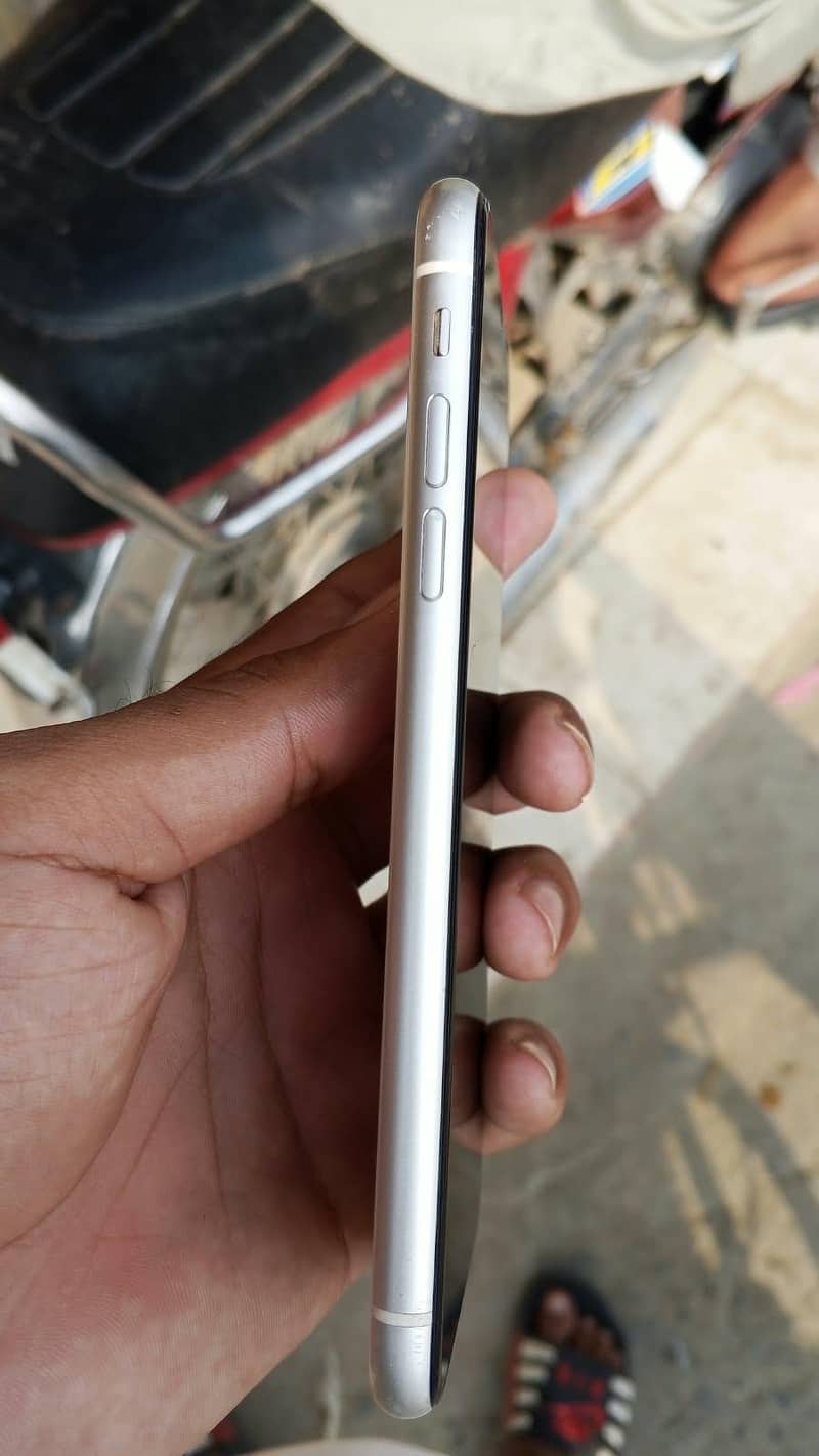 Apple iPhone 11 5