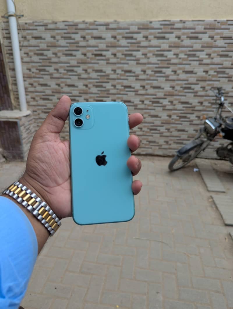 Apple iPhone 11 4