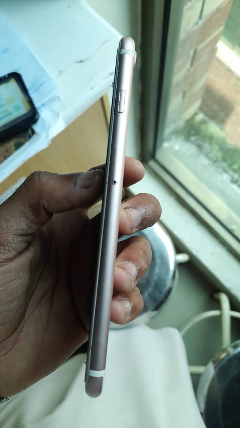 Apple iPhone 7 Plus 6