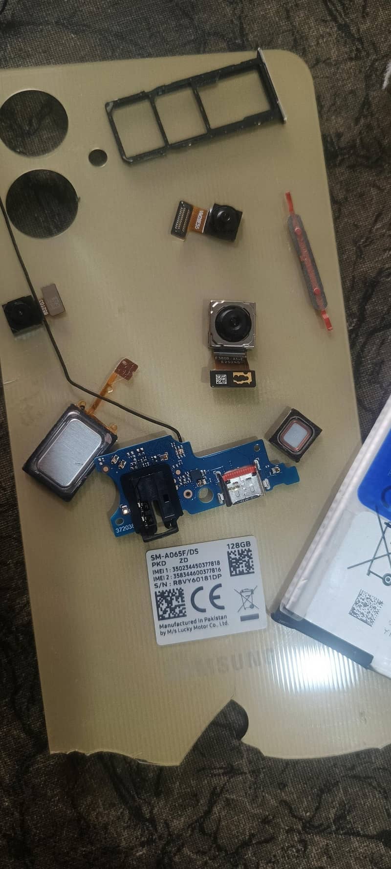 battery. 3 camera  speaker 2