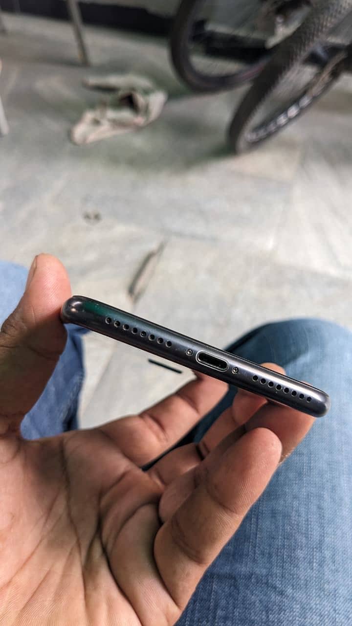 Apple iPhone 7 Plus 6
