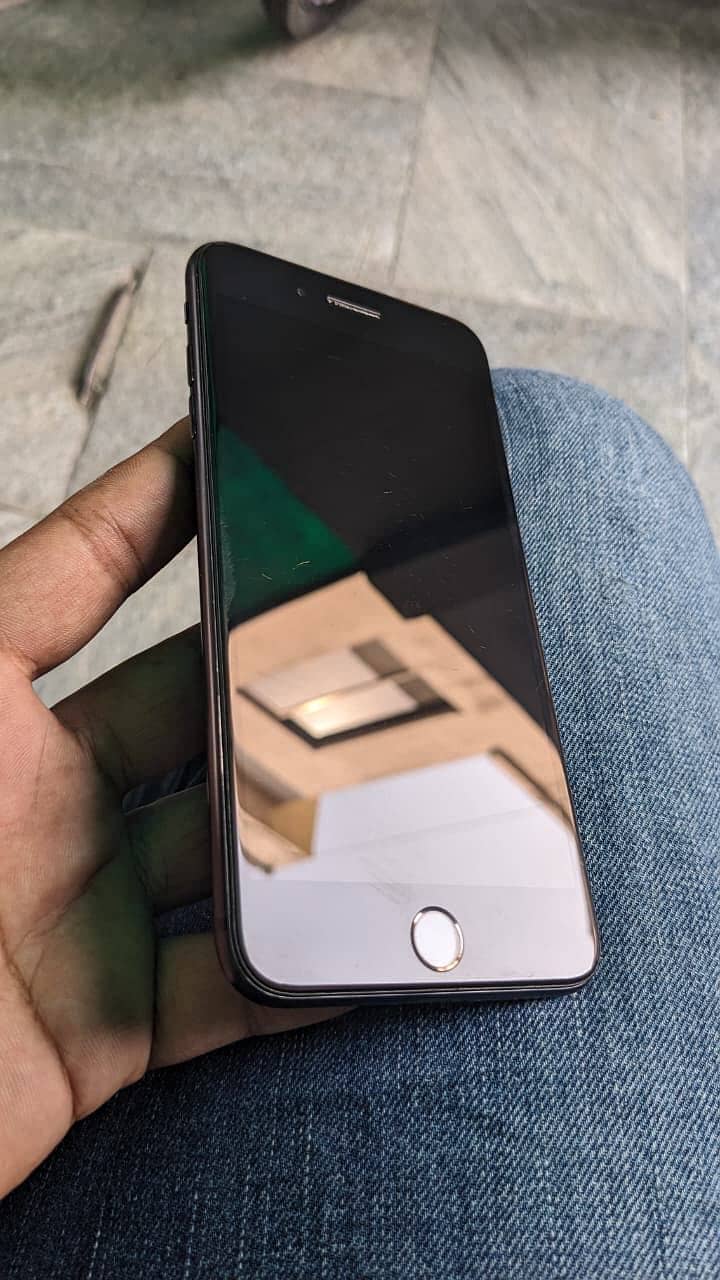 Apple iPhone 7 Plus 8