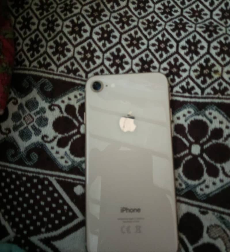 Apple iPhone 8 0