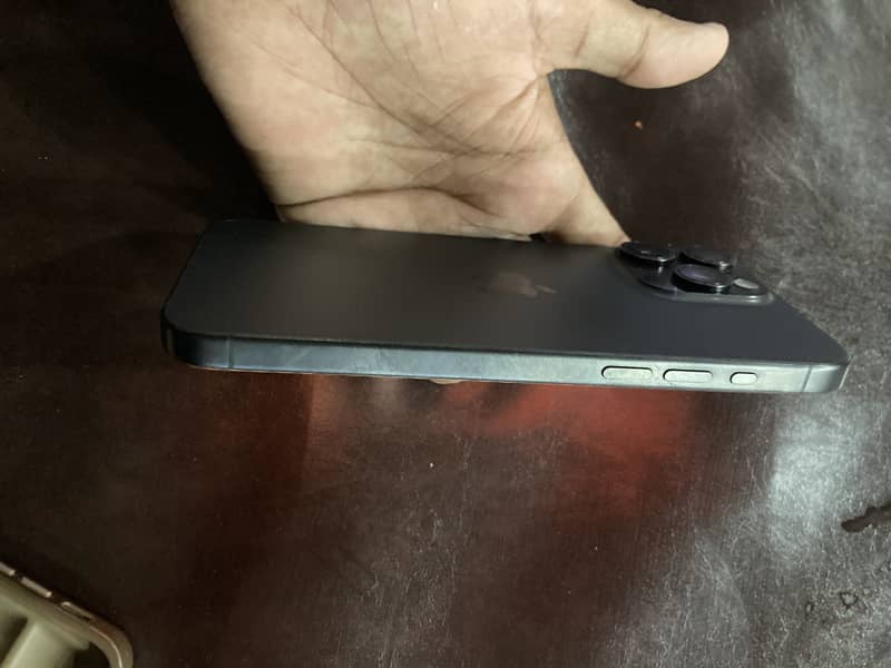 Apple iPhone 15 Pro Max 2
