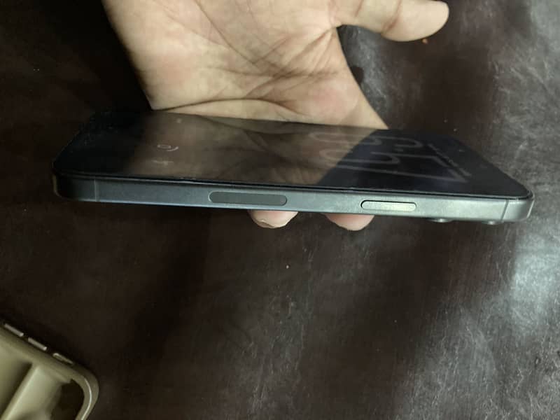Apple iPhone 15 Pro Max 3
