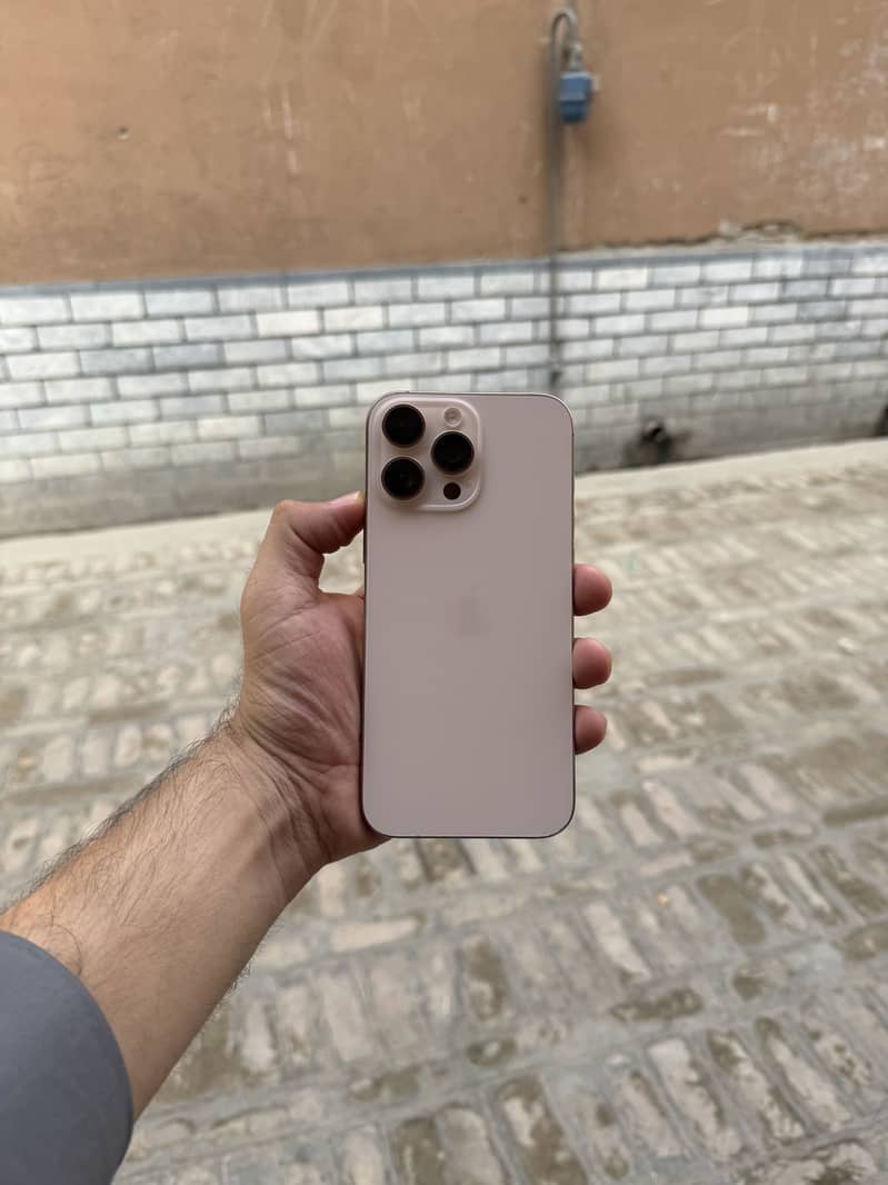 Apple iPhone 16 Pro Max 2