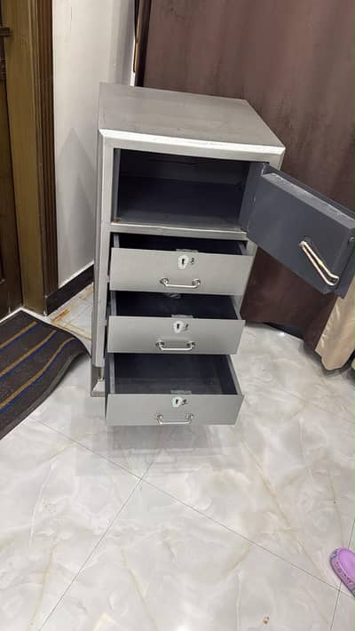 locker