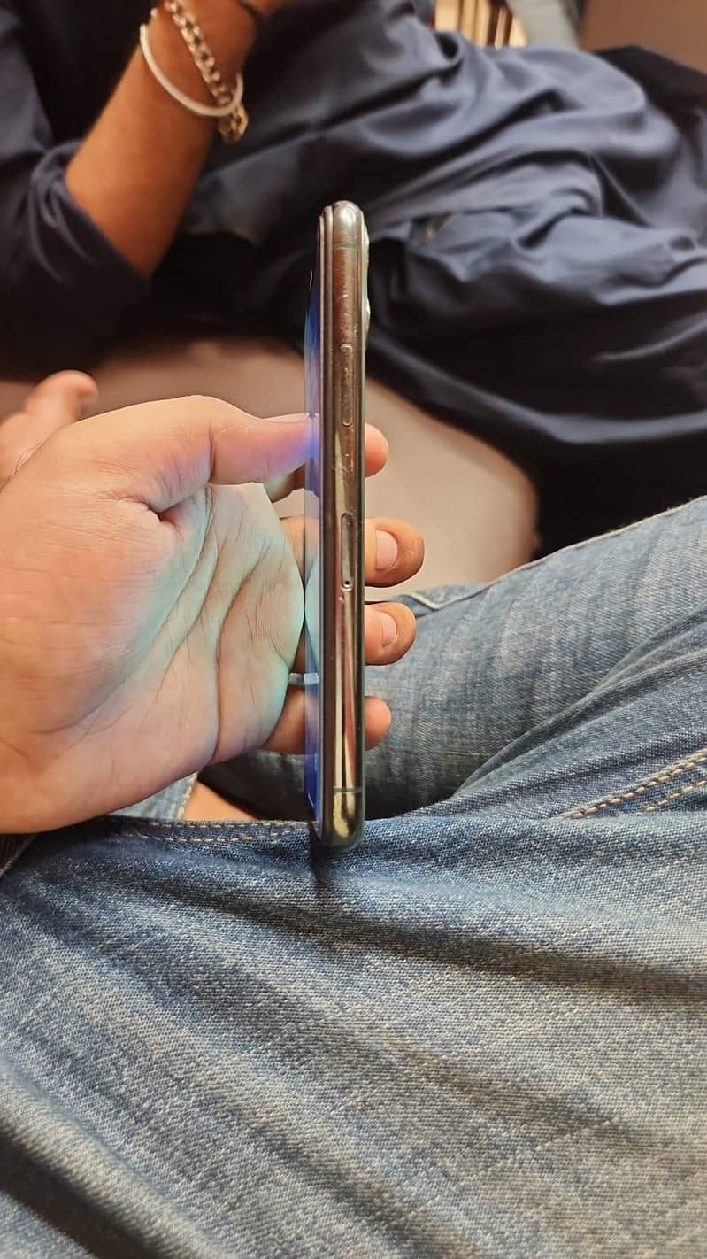 Apple iPhone 11 Pro 5