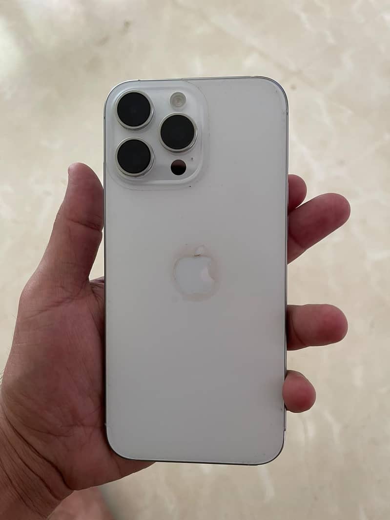 iphone 16 pro max 1