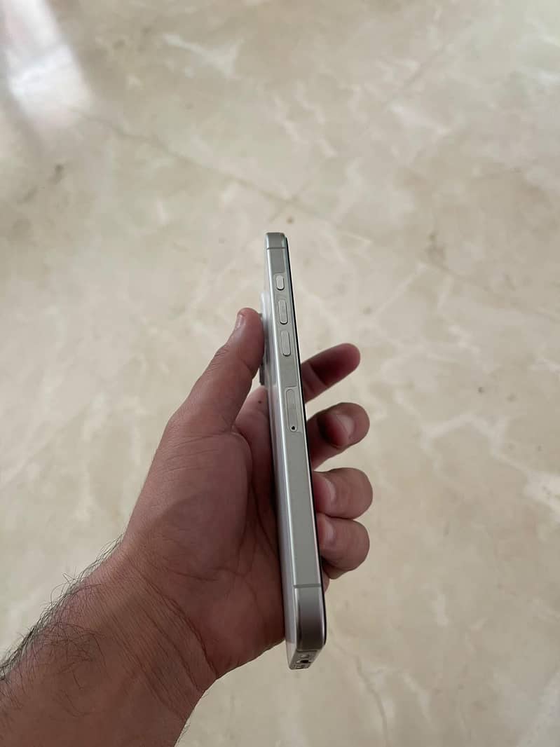 iphone 16 pro max 2
