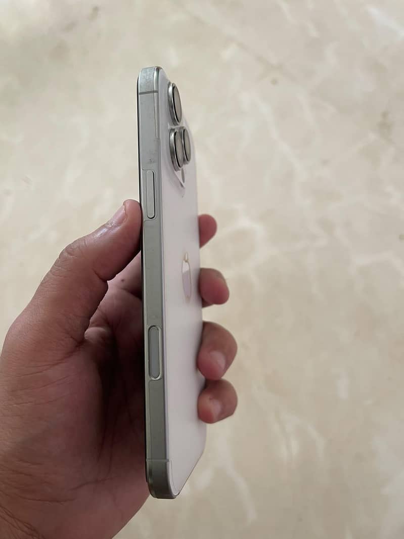 iphone 16 pro max 4