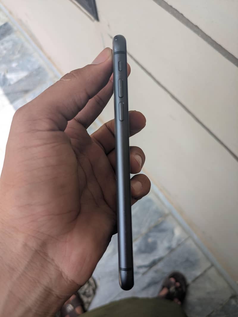 Apple iPhone 11 2