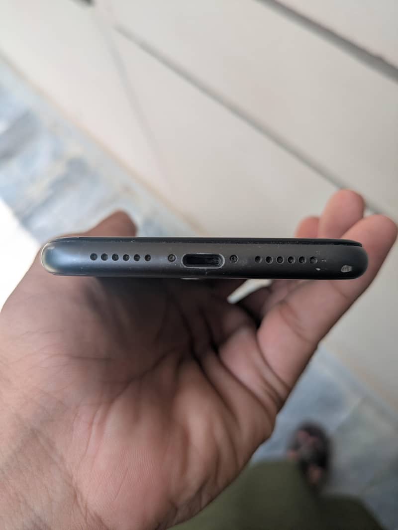 Apple iPhone 11 3