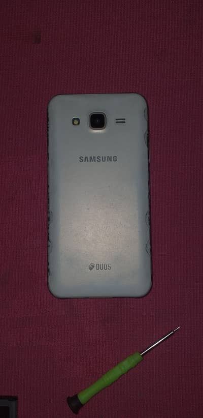 Samsung Mobile J5