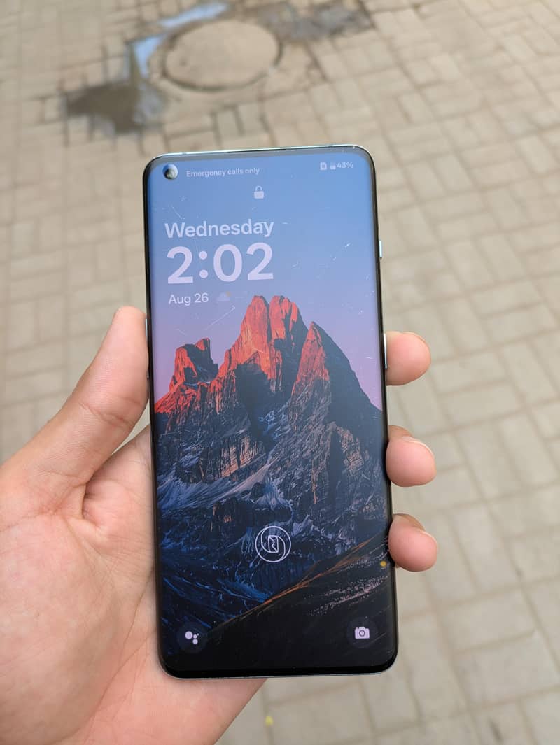 One Plus 10 Pro 4