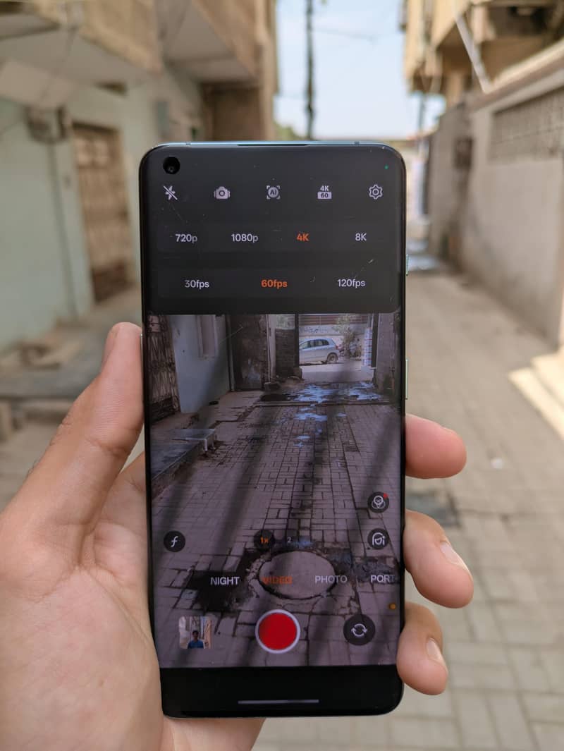 One Plus 10 Pro 6