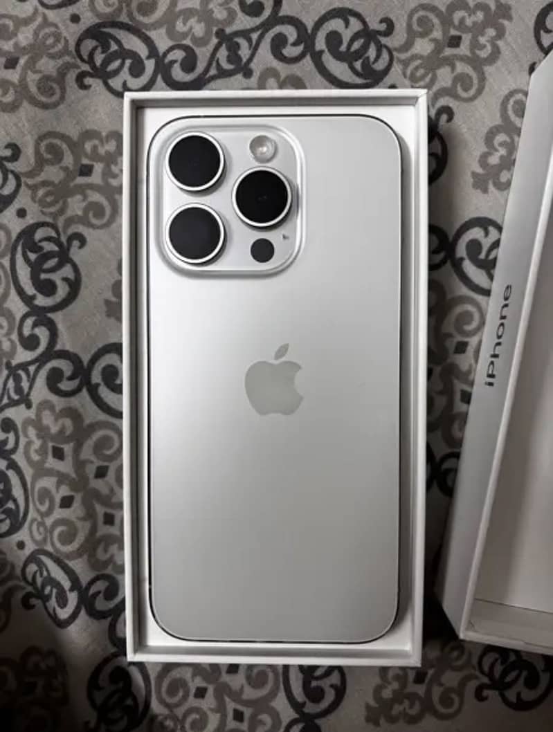 Apple iPhone 15 Pro 0