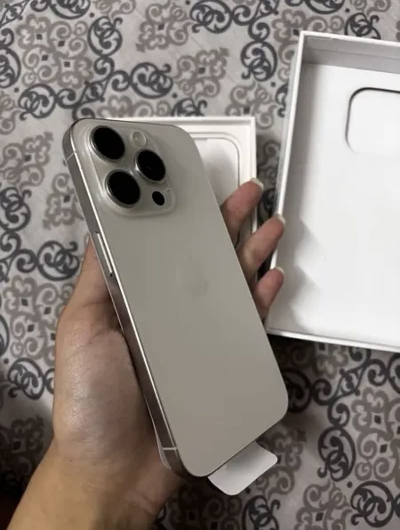 Apple iPhone 15 Pro 1