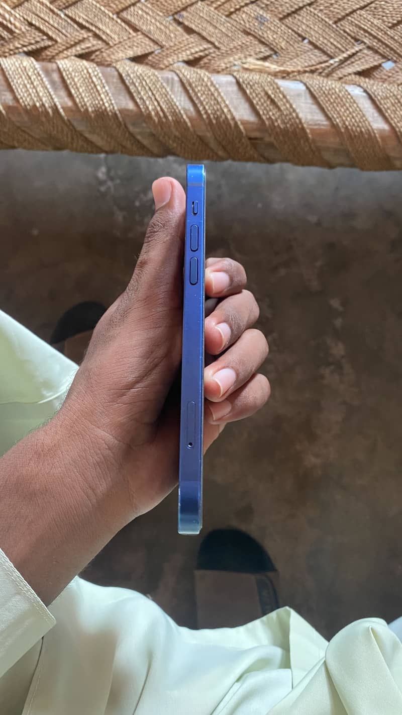 Apple iPhone 12 5