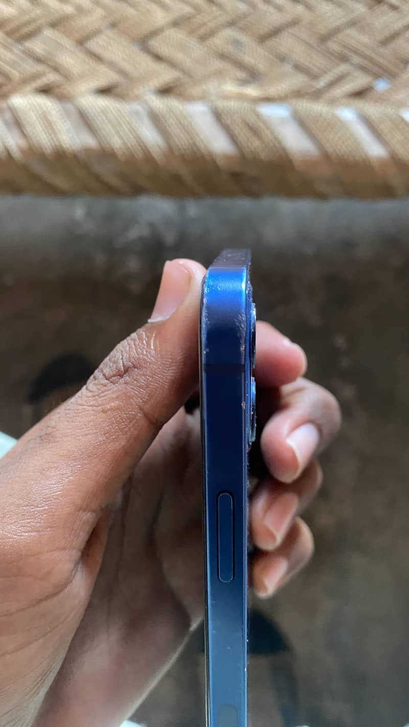 Apple iPhone 12 7