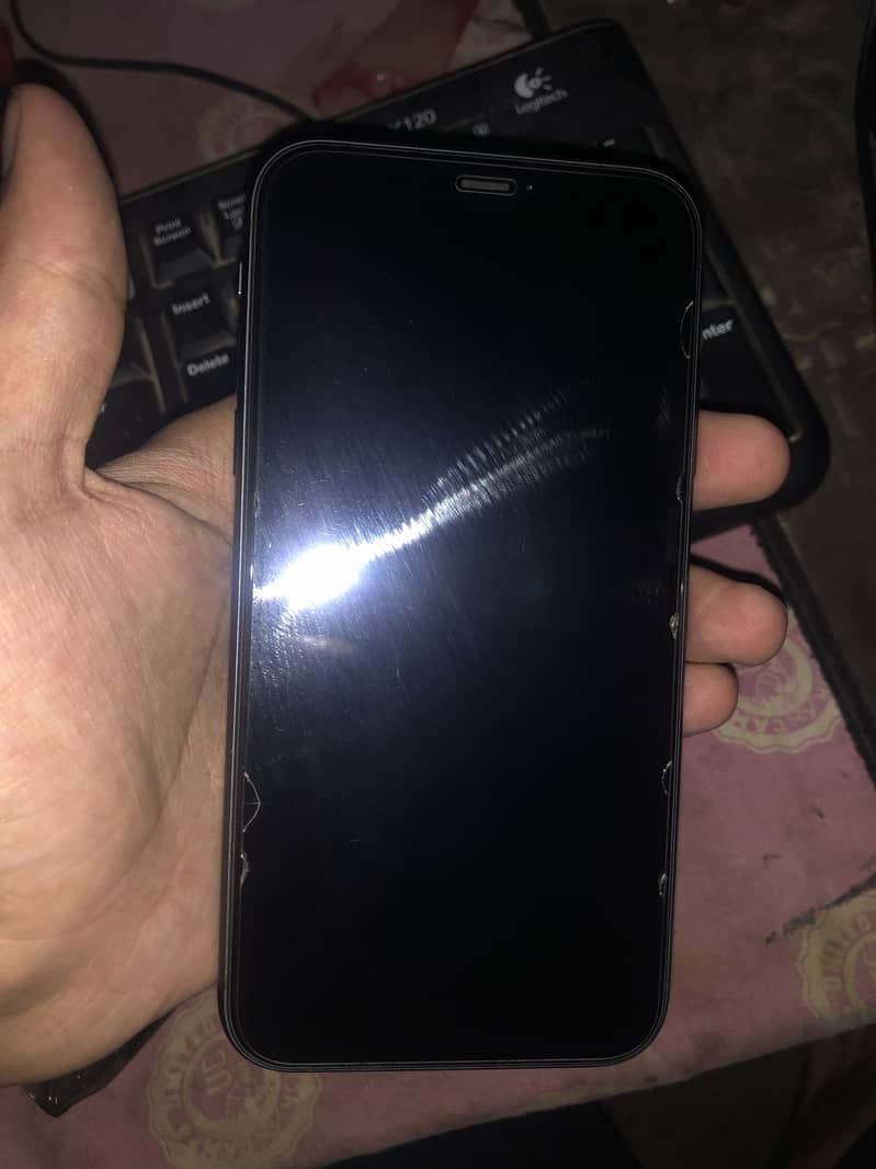 Apple iPhone 11 0