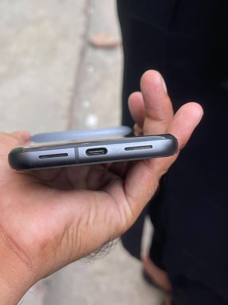 Google Pixel 8 3
