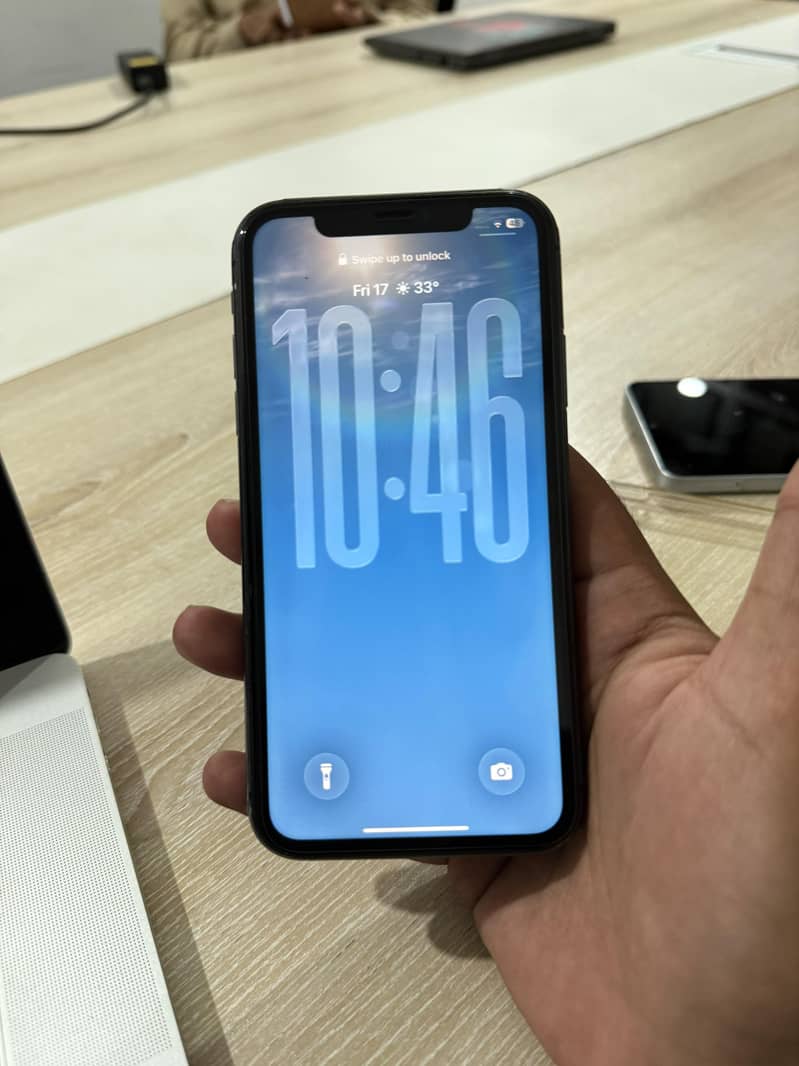 Apple iPhone 11 0