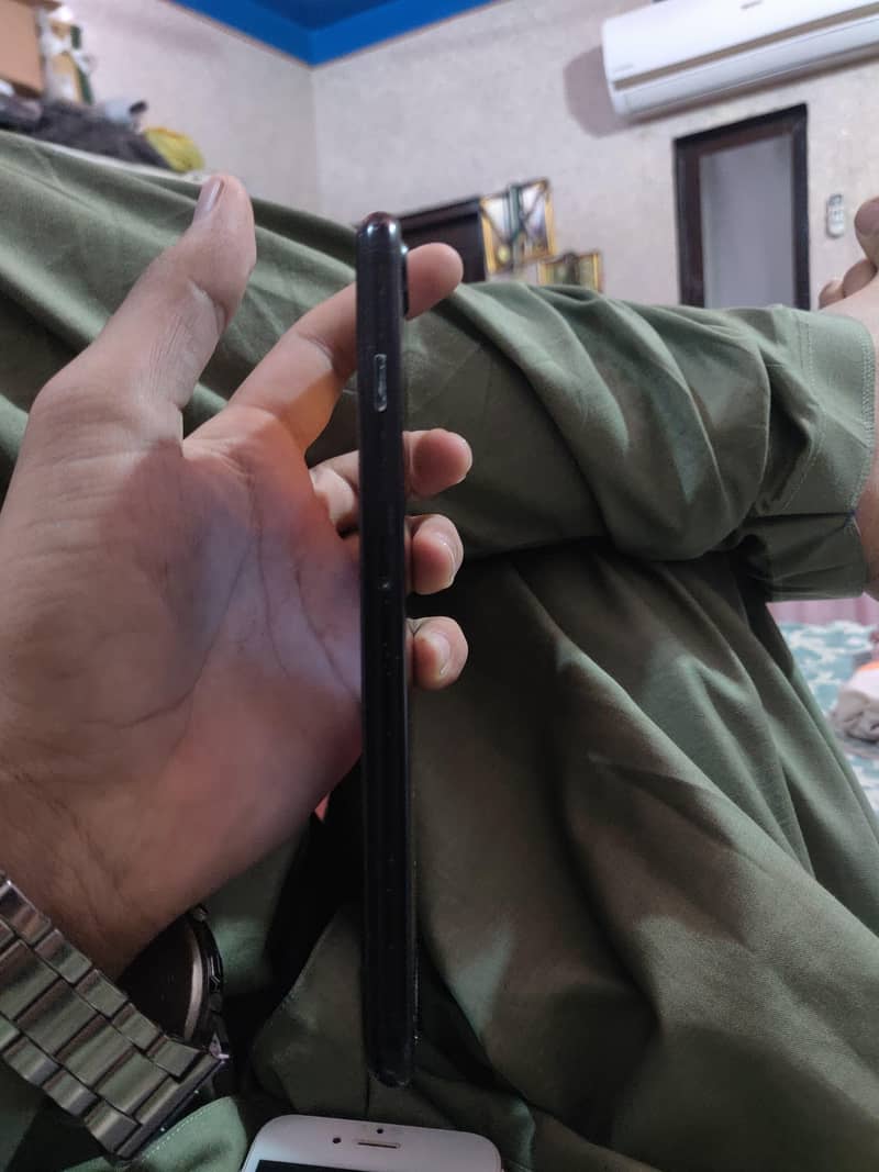 Apple iPhone 7 Plus 1