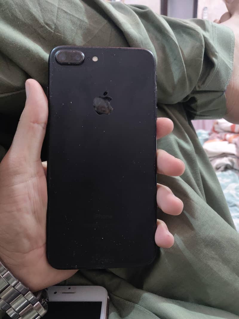 Apple iPhone 7 Plus 3