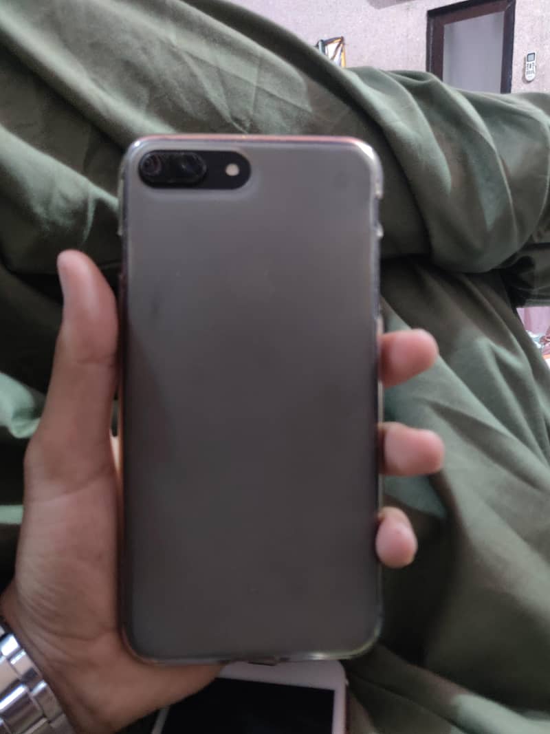 Apple iPhone 7 Plus 5