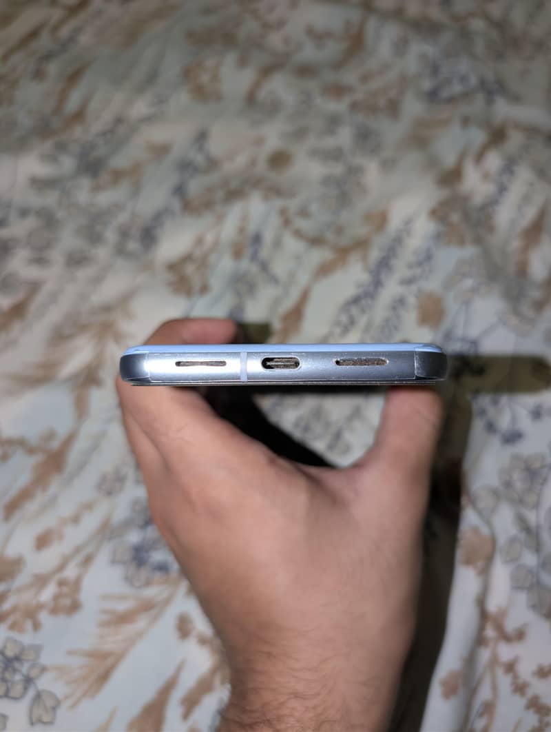 Google Pixel 8 Pro. 5
