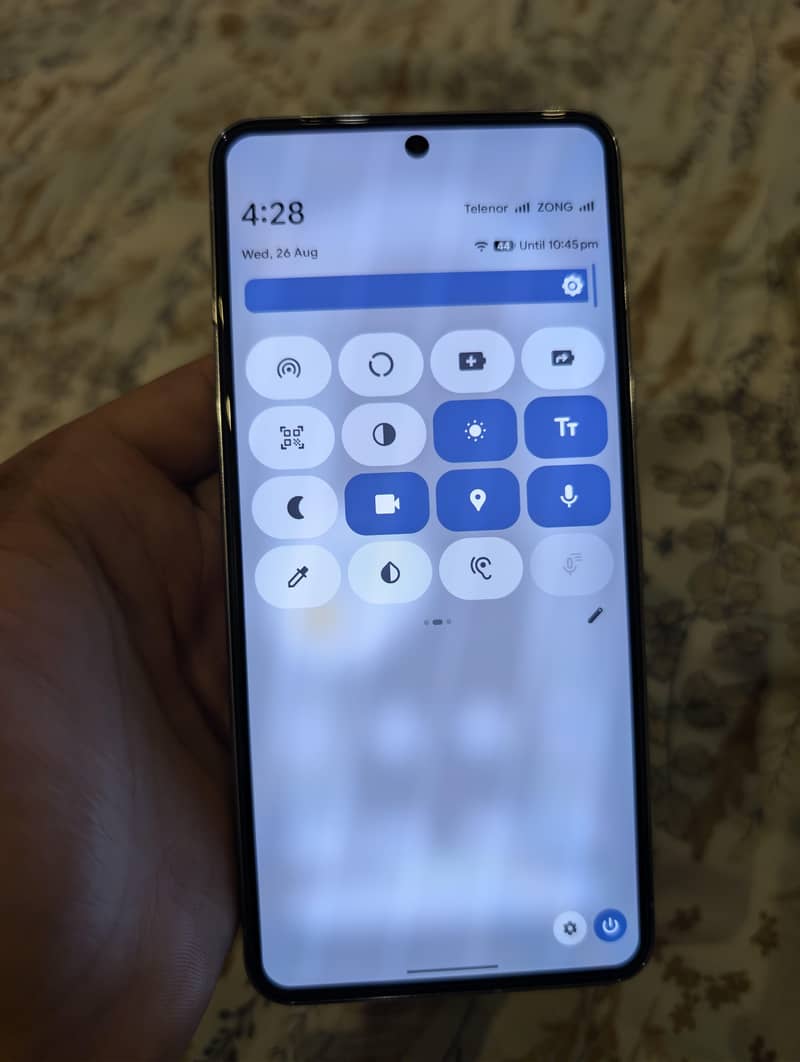 Google Pixel 8 Pro. 6