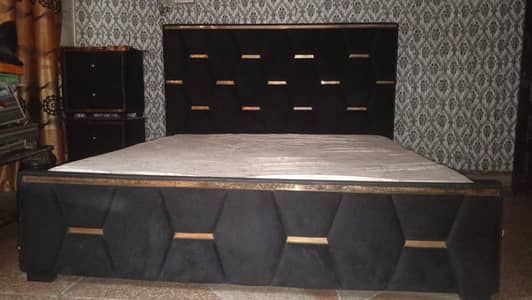 4 month use only bed.   In royal black