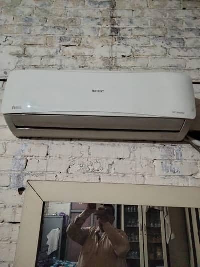 1.5 ton ac condition 10/10 urgent sale
