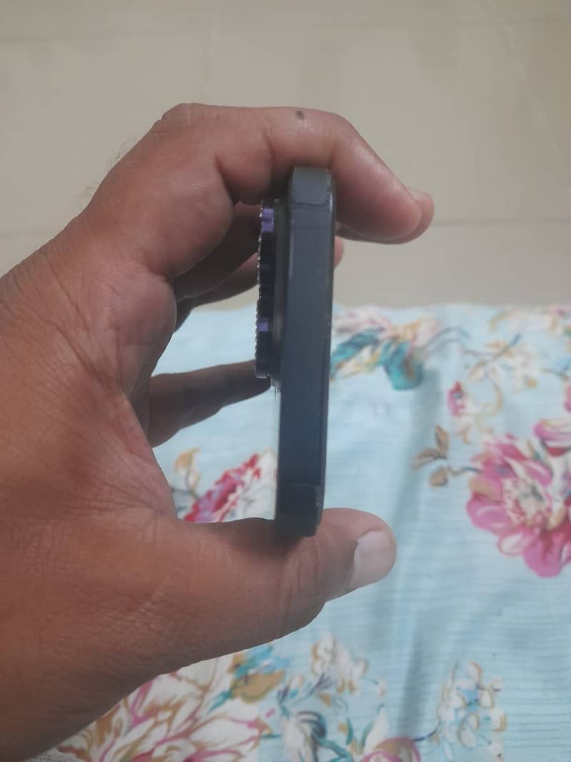 Apple iPhone 14 Pro 2