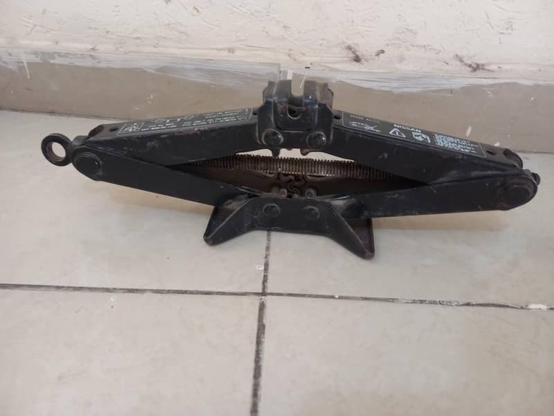 car jack 1