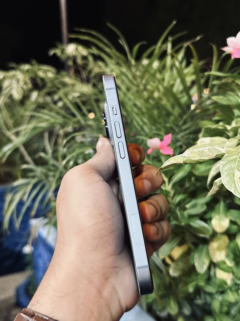 Apple iPhone 14 3