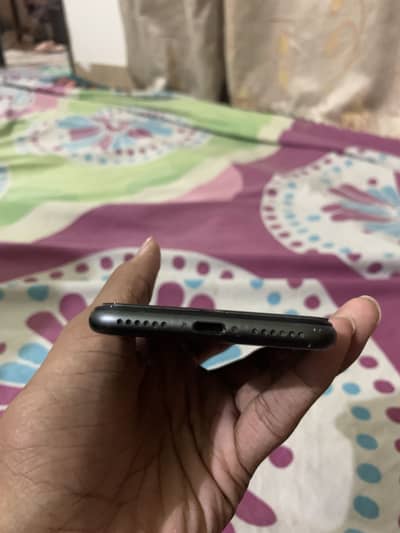 Apple iPhone 8