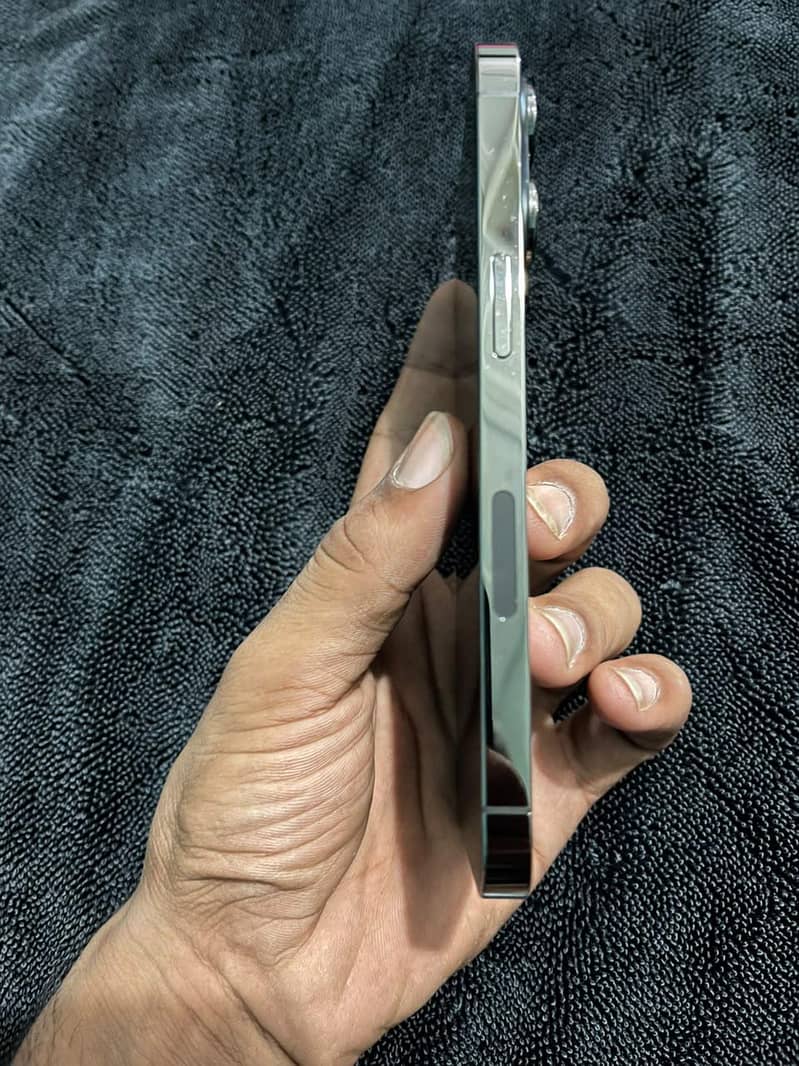 Apple iPhone 13 Pro 3