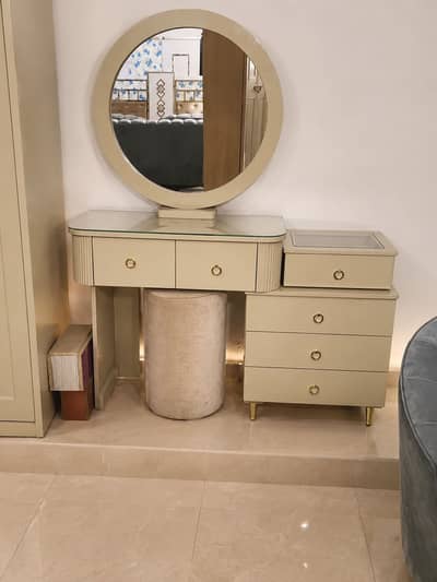 Bedroom set